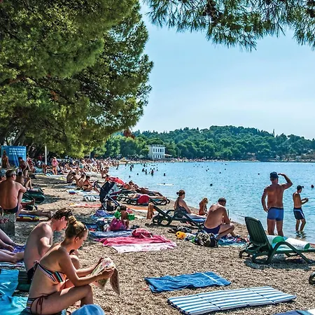 펜션 Lovely In With Sauna 마카르스카