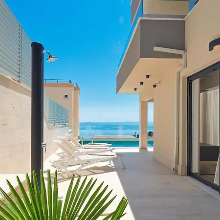 Lovely In With Sauna 마카르스카