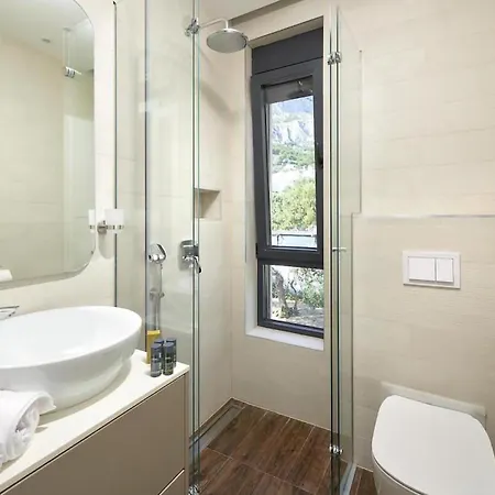 Lovely In With Sauna * マカルスカ